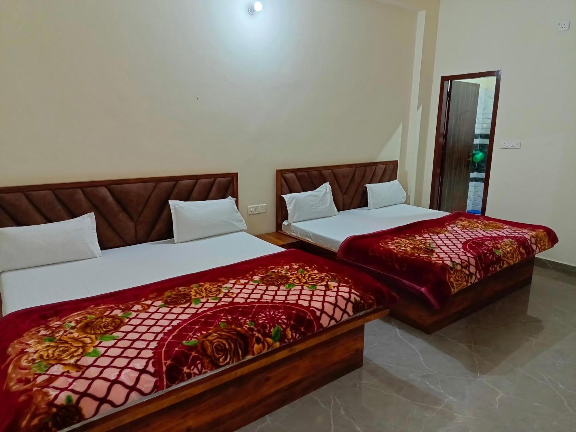 Hotel Shri Girraj Residency Mathura Exterior foto