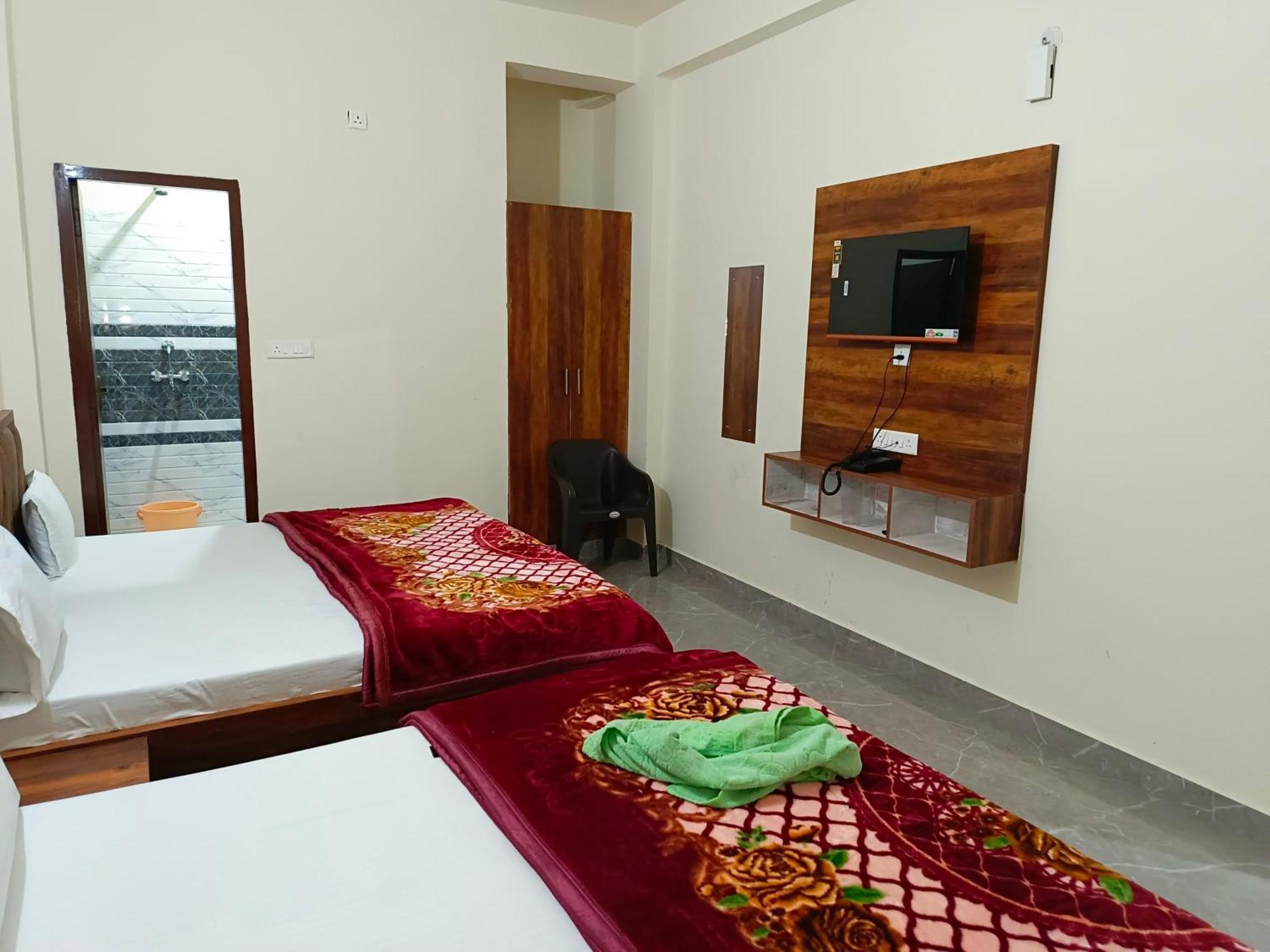 Hotel Shri Girraj Residency Mathura Exterior foto