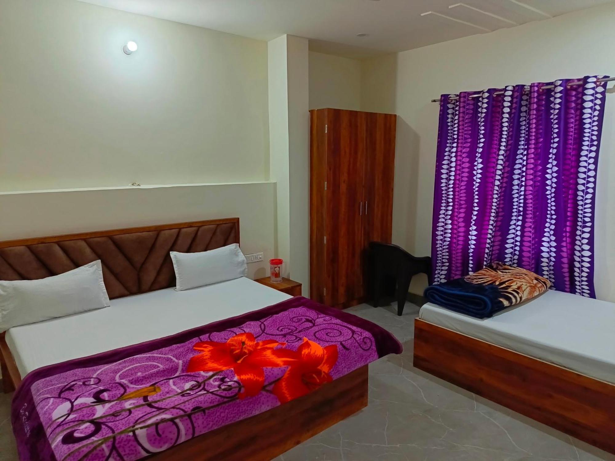 Hotel Shri Girraj Residency Mathura Exterior foto